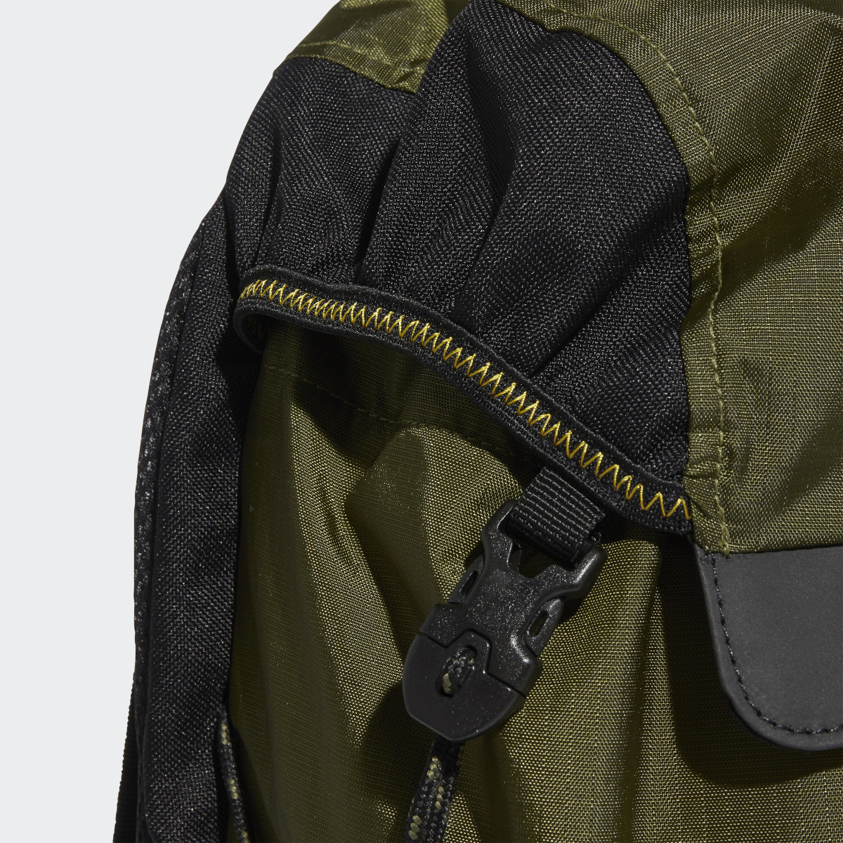 Adidas Mochila Explorer Primegreen. 6