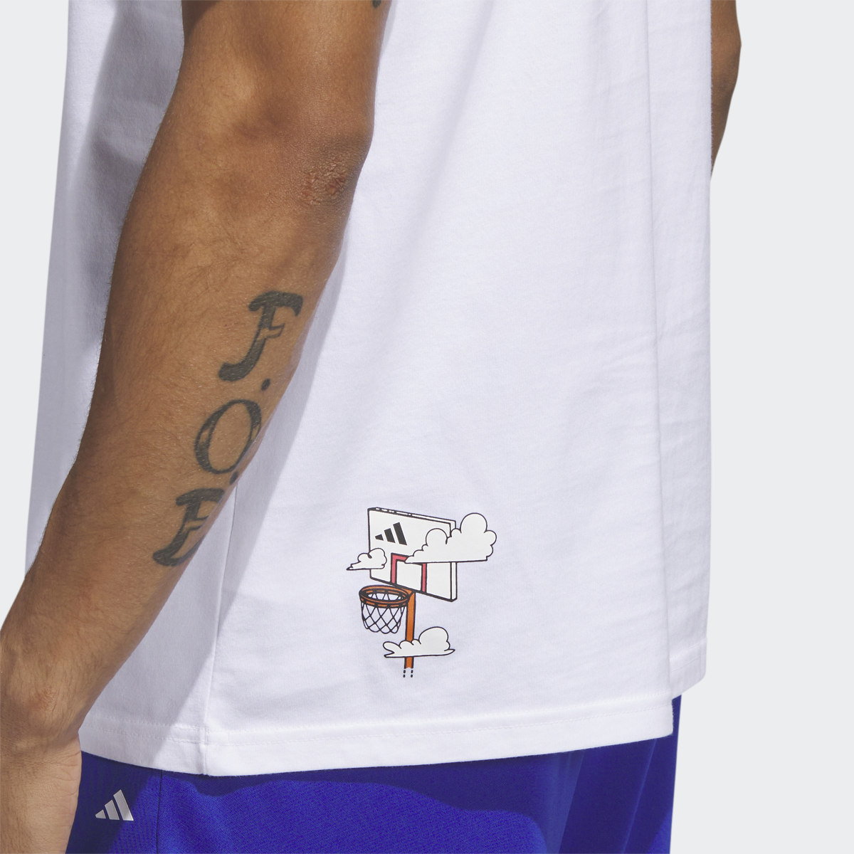 Adidas Playera Estampada Lil' Stripe Basketball. 7