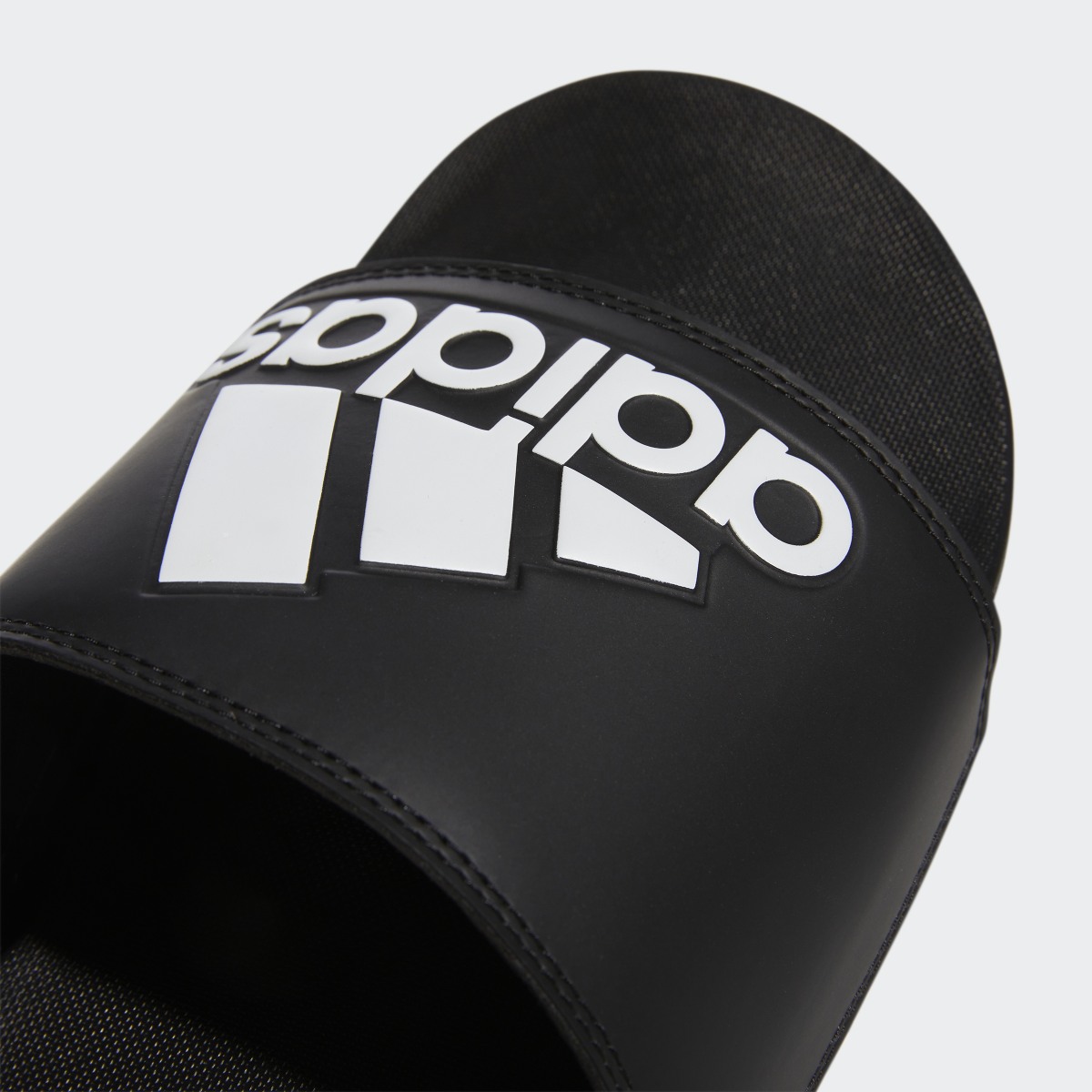 Adidas Chancla Adilette Comfort. 9