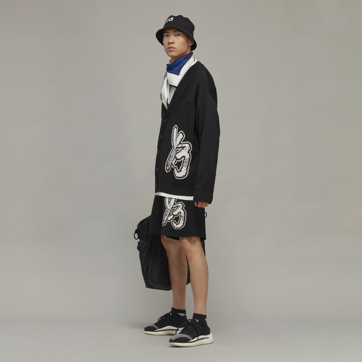 Adidas Y-3 Logo Knit Shorts. 4