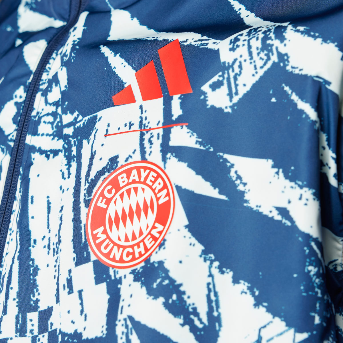 Adidas FC Bayern München Anthem Fermuarlı Üst. 12