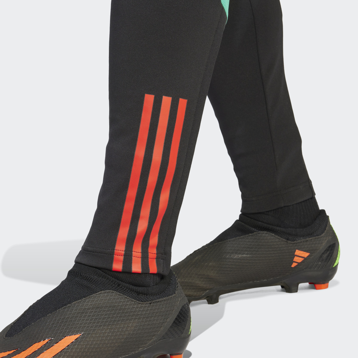 Adidas Manchester United Tiro 23 Training Eşofman Altı. 8