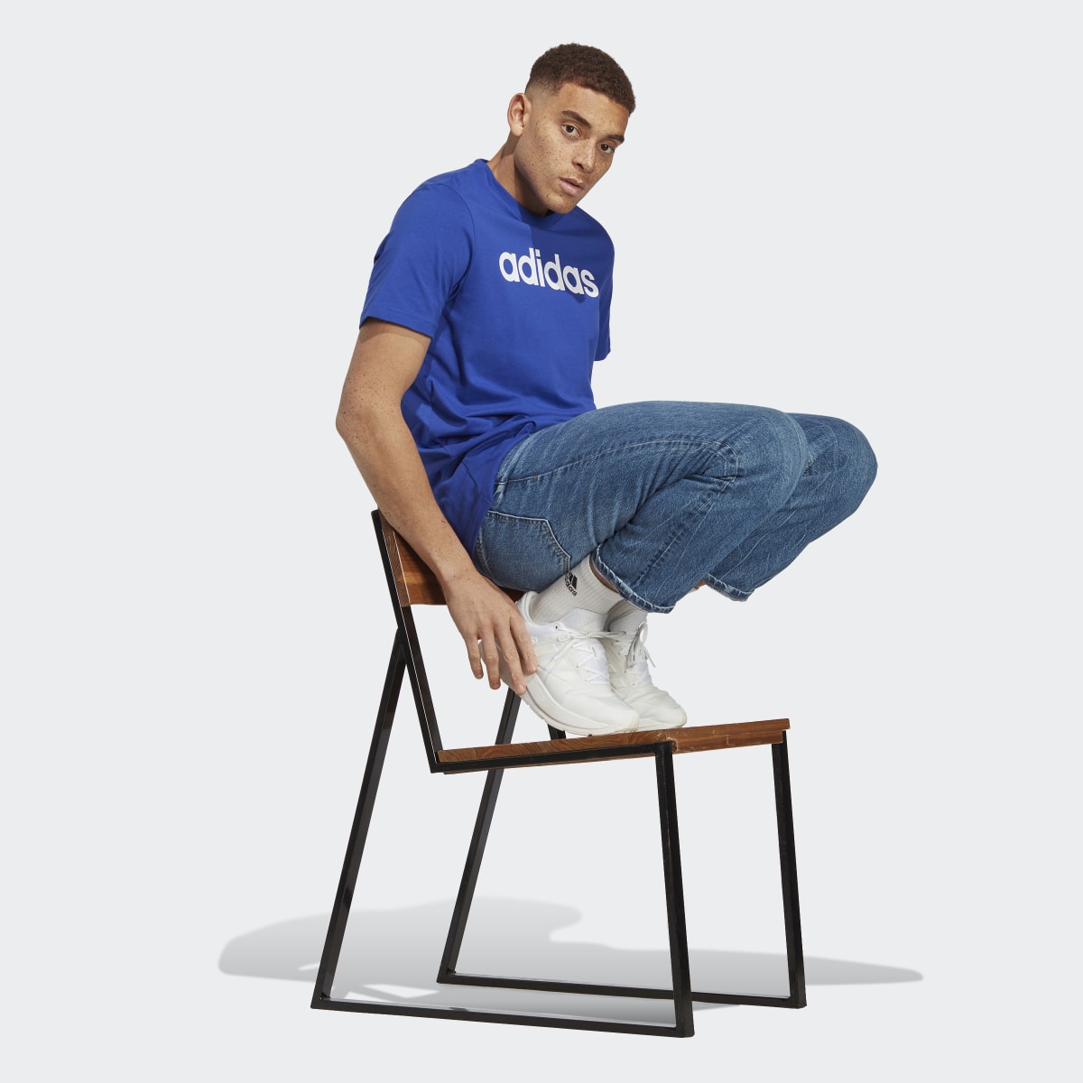 Adidas T-shirt avec logo brodé linéaire en jersey Essentials. 4