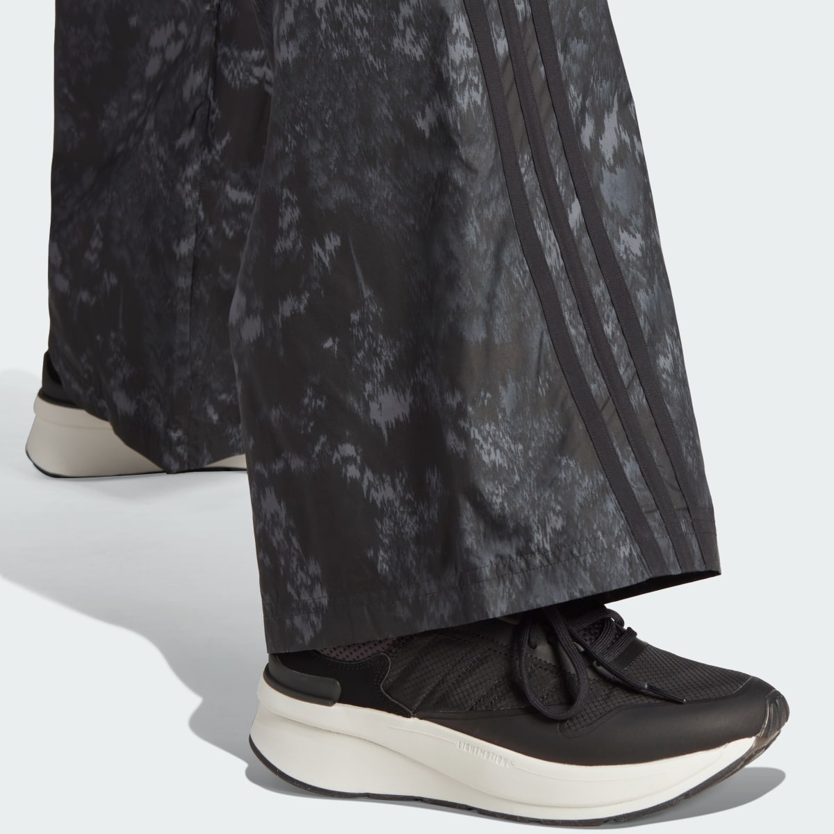 Adidas Future Icons 3-Stripes Woven Pants. 6