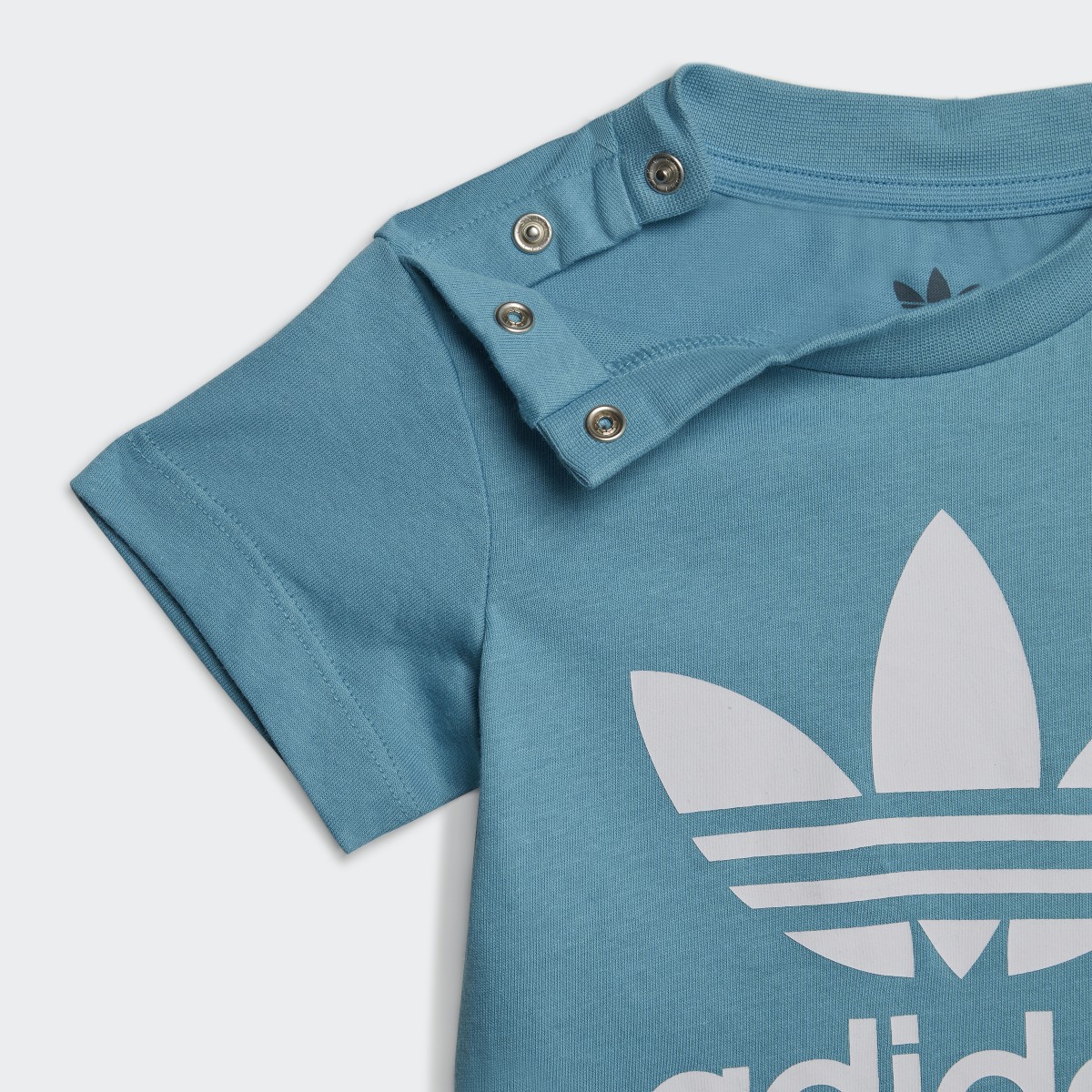 Adidas Adicolor Trefoil Tee. 4