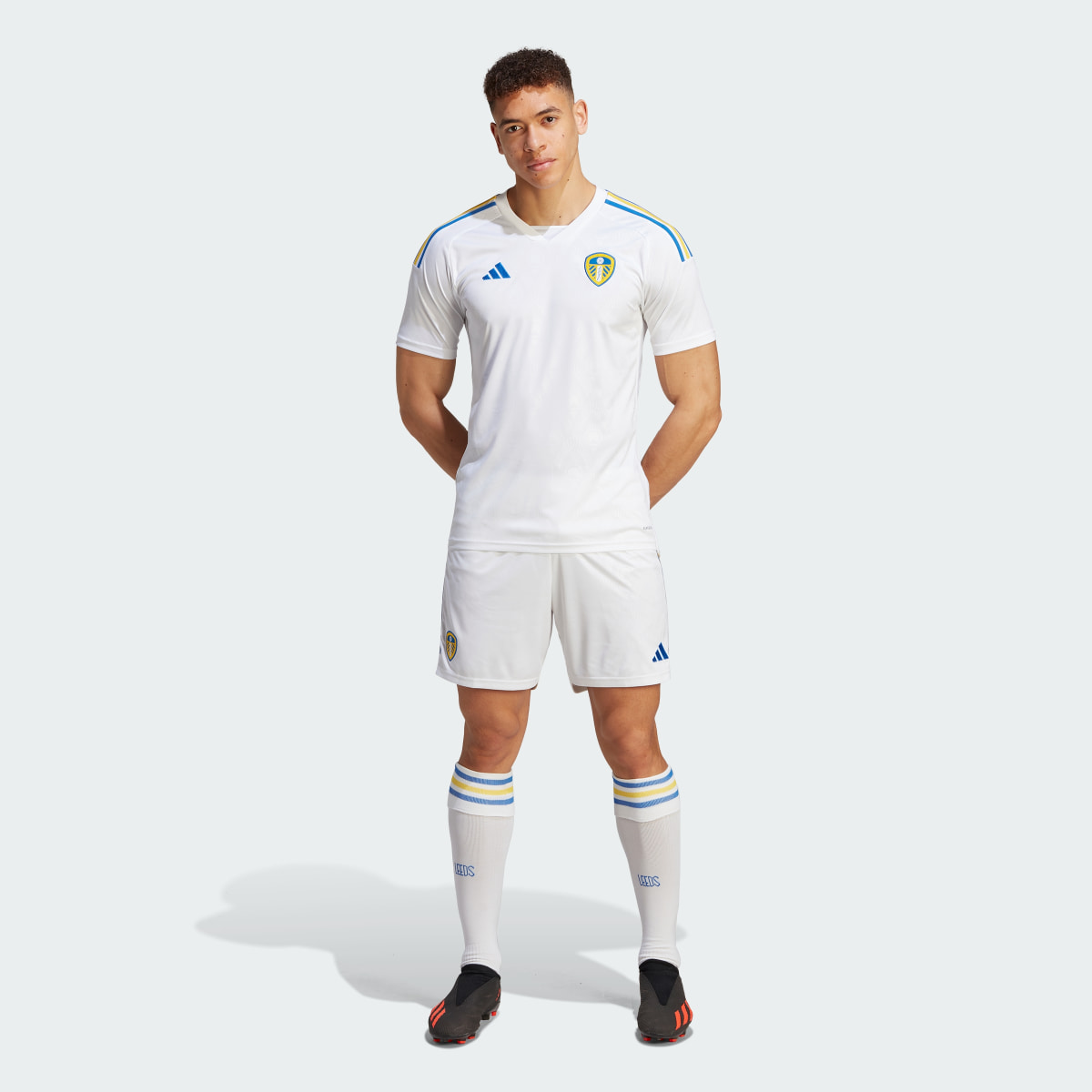 Adidas Calções Principais 23/24 do Leeds United FC. 5