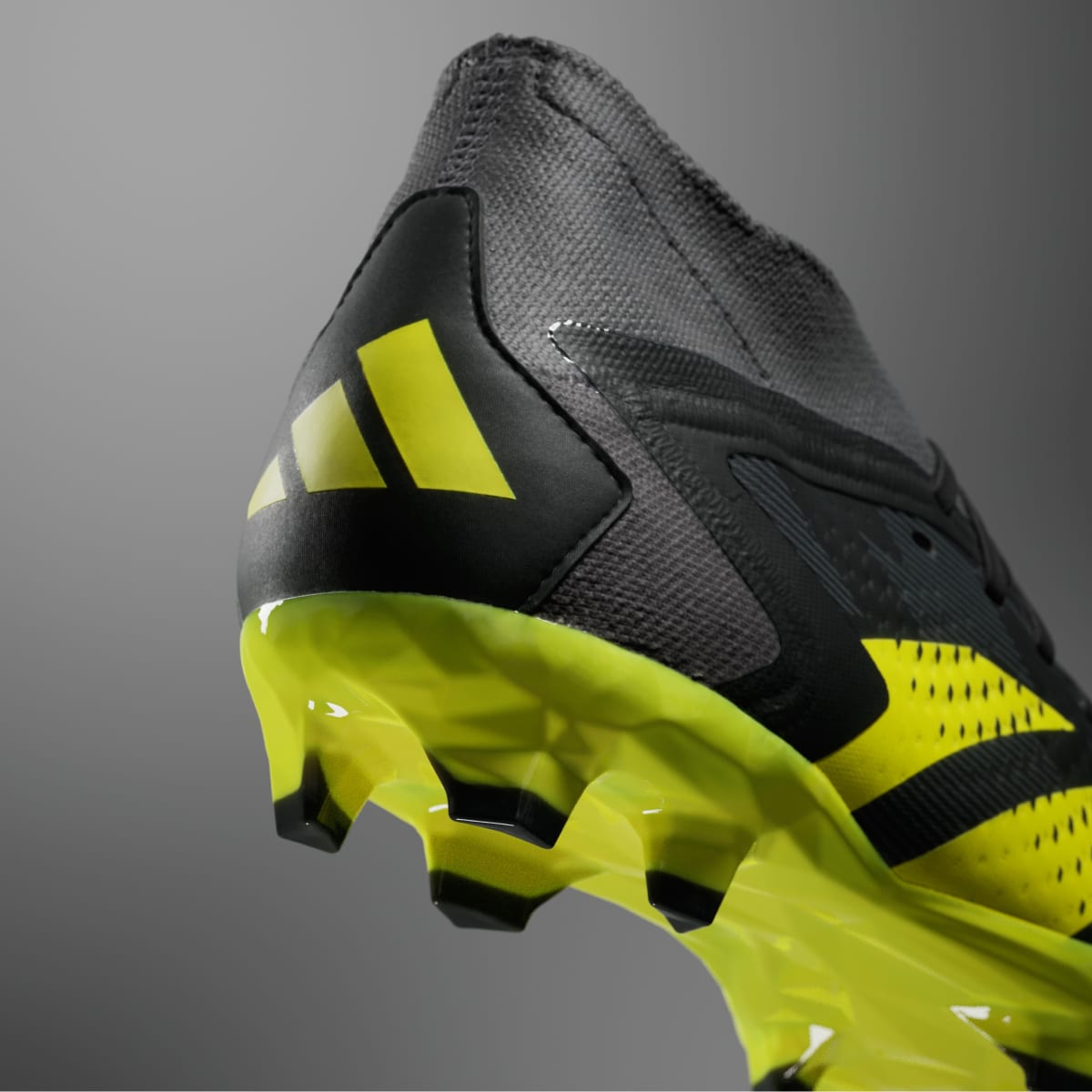 Adidas Predator Accuracy Injection.2 Çim Saha Kramponu. 9