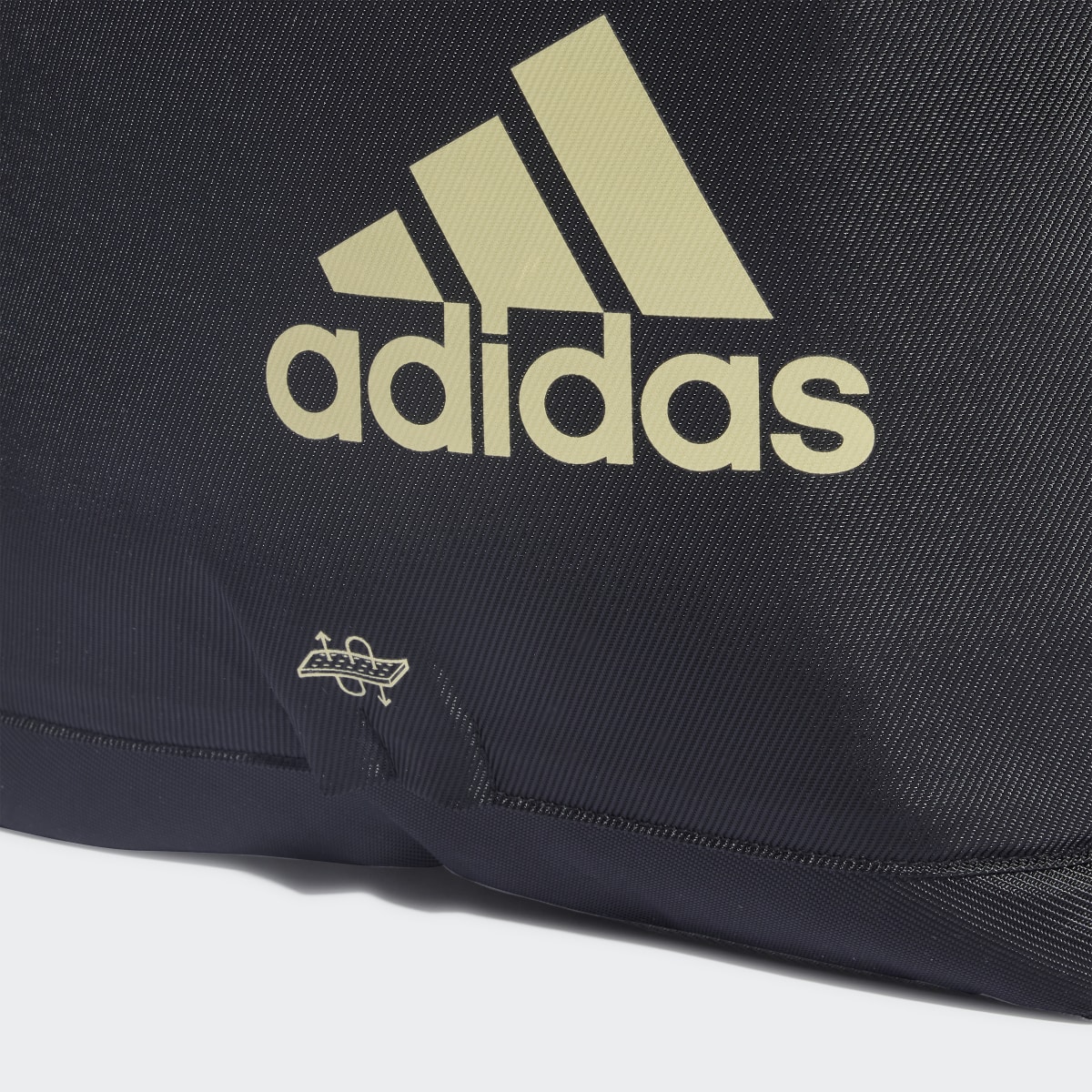 Adidas Mochila em Preto e Dourado VS.6. 6