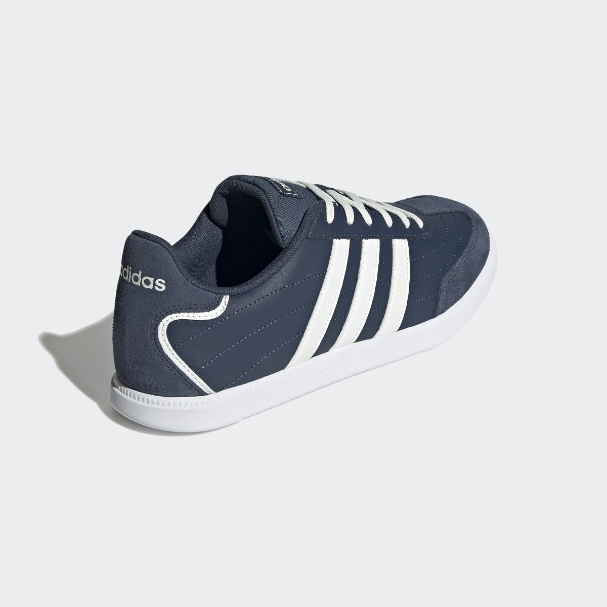 Adidas Chaussure Okosu. 6