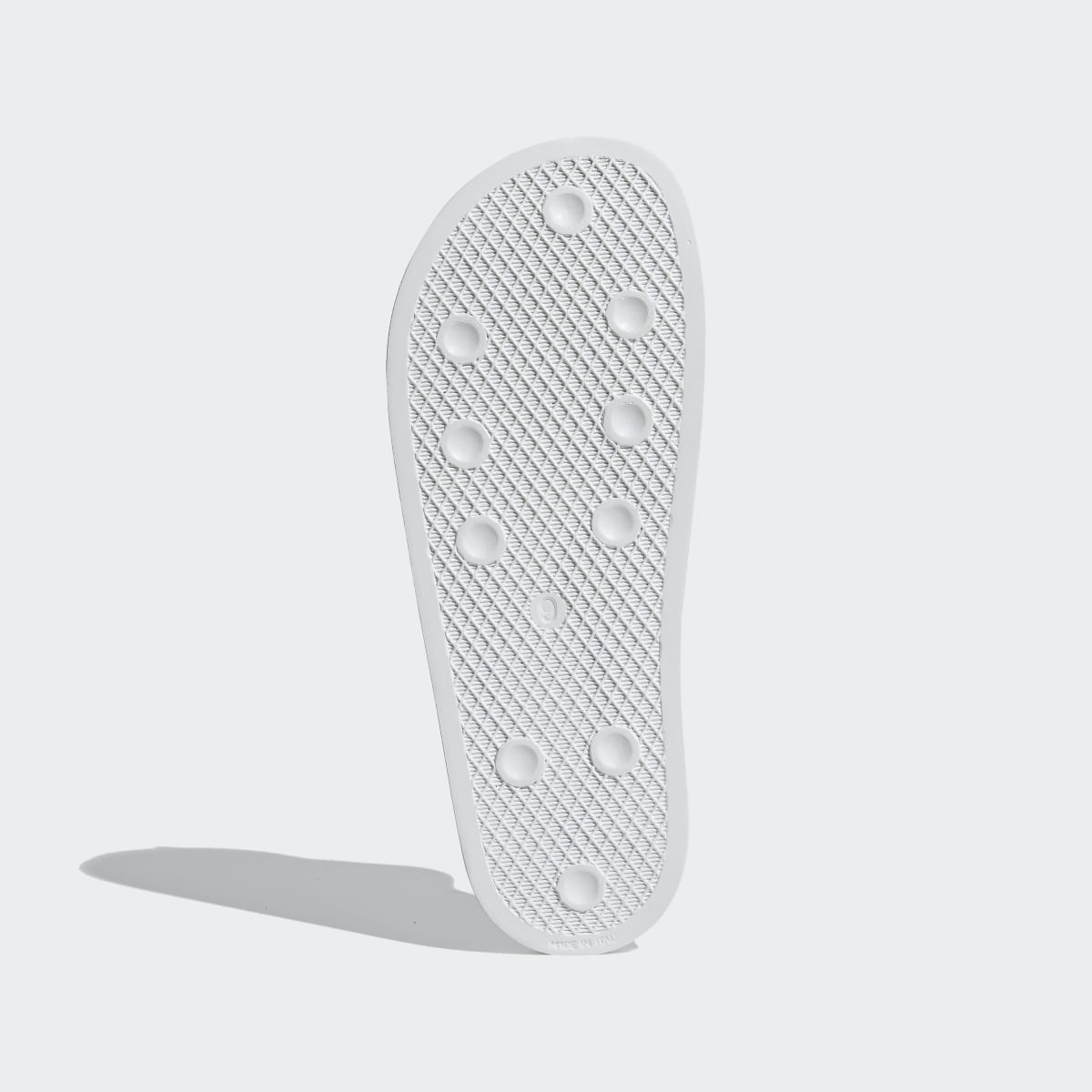 Adidas adilette Slides. 4