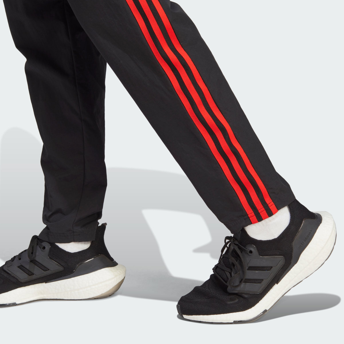 Adidas Manchester United Tiro 23 Presentation Pants. 6