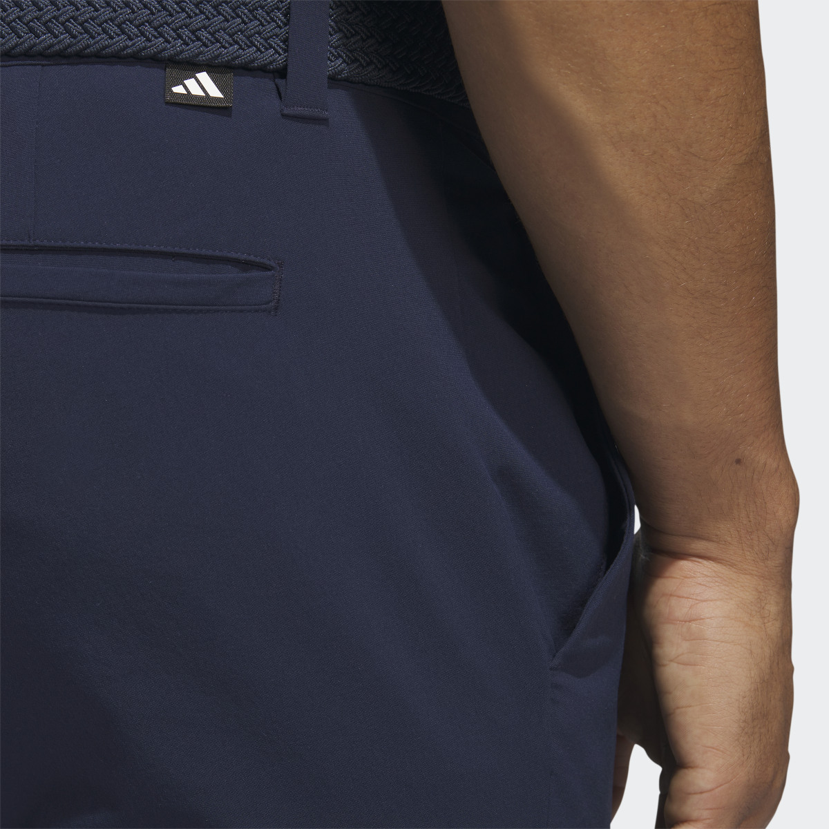 Adidas Pantalon de golf en nylon coupe fuselée Ultimate365 Tour. 9