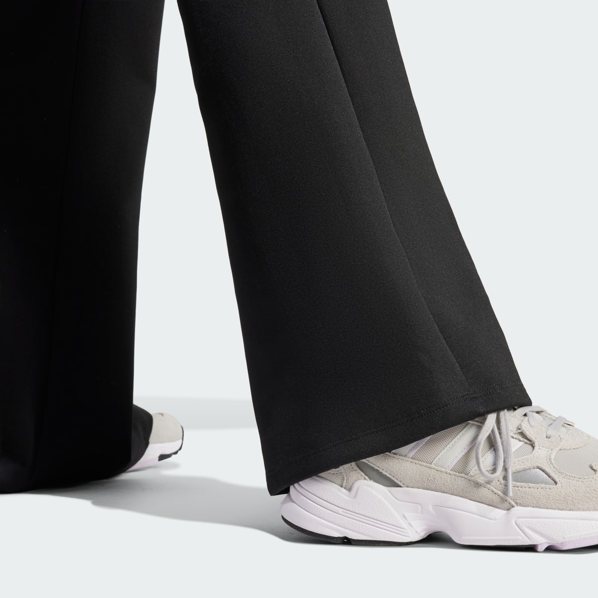 Adidas Spodnie Premium Essentials Flared. 6