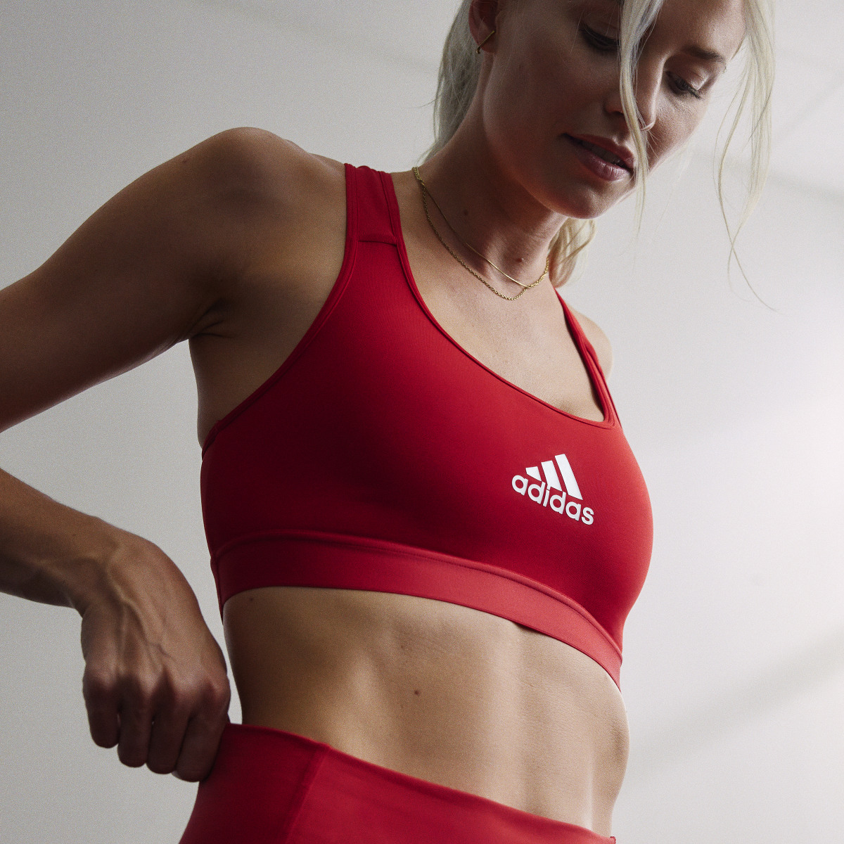 Adidas Powerreact Training Medium-Support Bra. 10