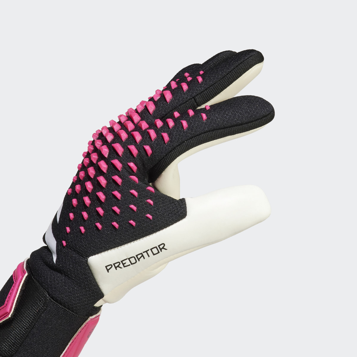 Adidas Predator Competition Gloves. 5