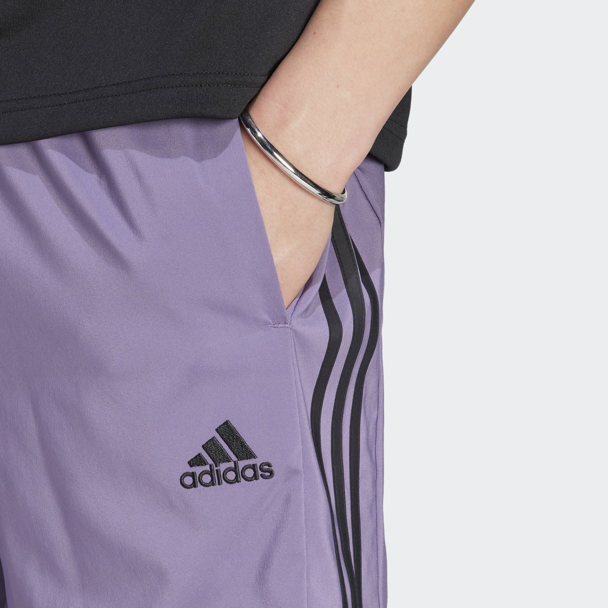 Adidas AEROREADY Essentials Chelsea 3-Stripes Shorts. 5