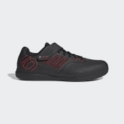 Color del artículo: Red / Core Black / Core Black