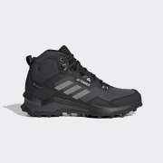 Product color: Core Black / Grey Three / Mint Ton