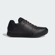 Kód barvy: Core Black / Core Black / Cloud White