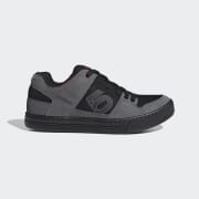 Kód barvy: Grey Five / Core Black / Grey Four