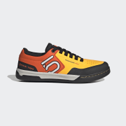 Kód barvy: Solar Gold / Cloud White / Impact Orange