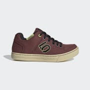 Product colour: Burgundy / Core Black / Pulse Lime