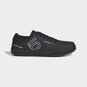 Kód barvy: Core Black / Cloud White / Cloud White