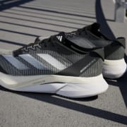 Cor do artigo: Core Black / Cloud White / Carbon