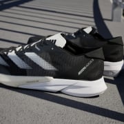 Kód farby: Carbon / Cloud White / Core Black