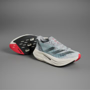 Kód barvy: Wonder Silver / Core Black / Bright Red
