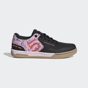 Product color: Core Black / Bliss Lilac / Beam Orange