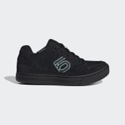 Couleur du produit : Core Black / Core Black / Grey Six