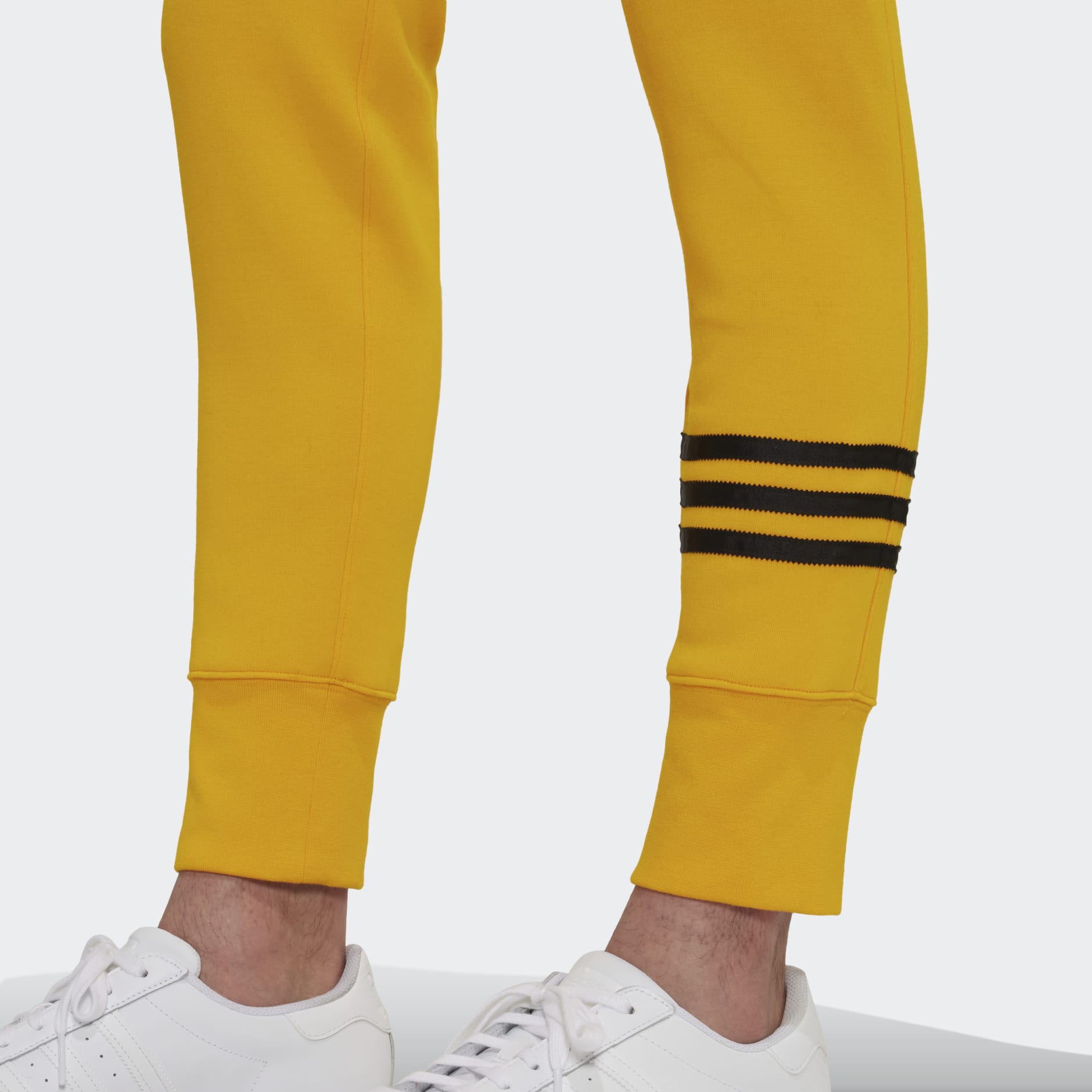 Pantalón Adicolor Neuclassics