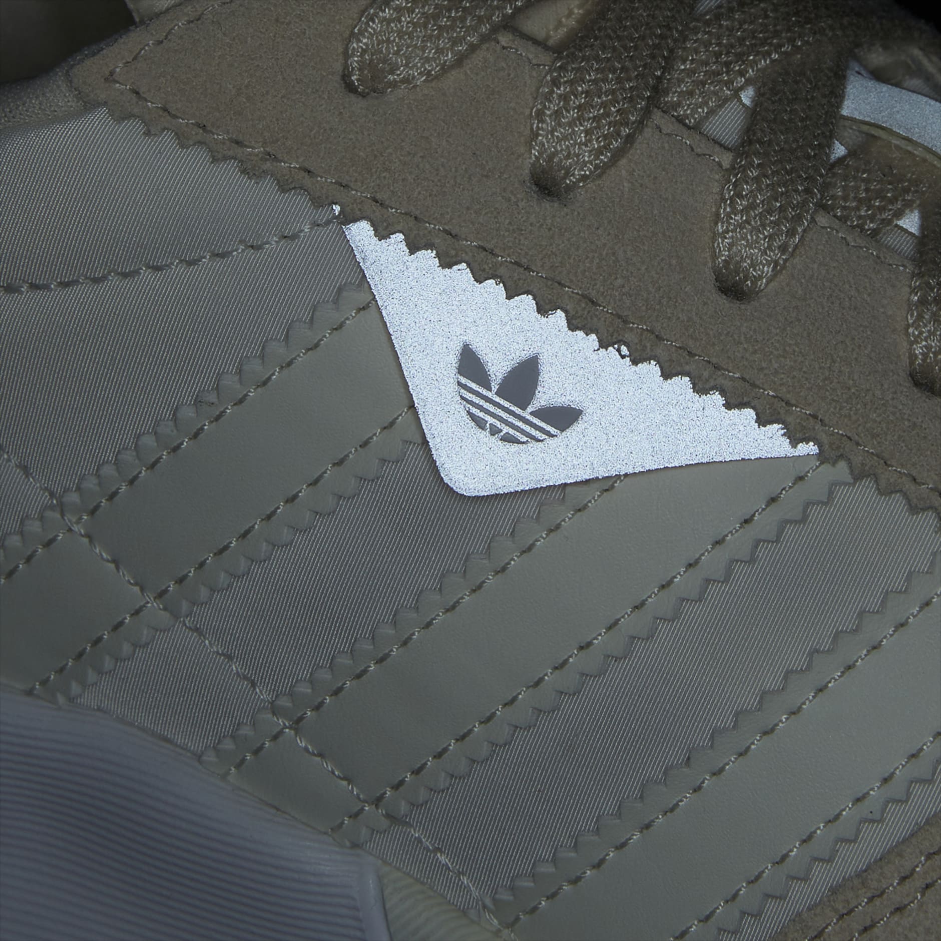 Retropy F2 Shoes