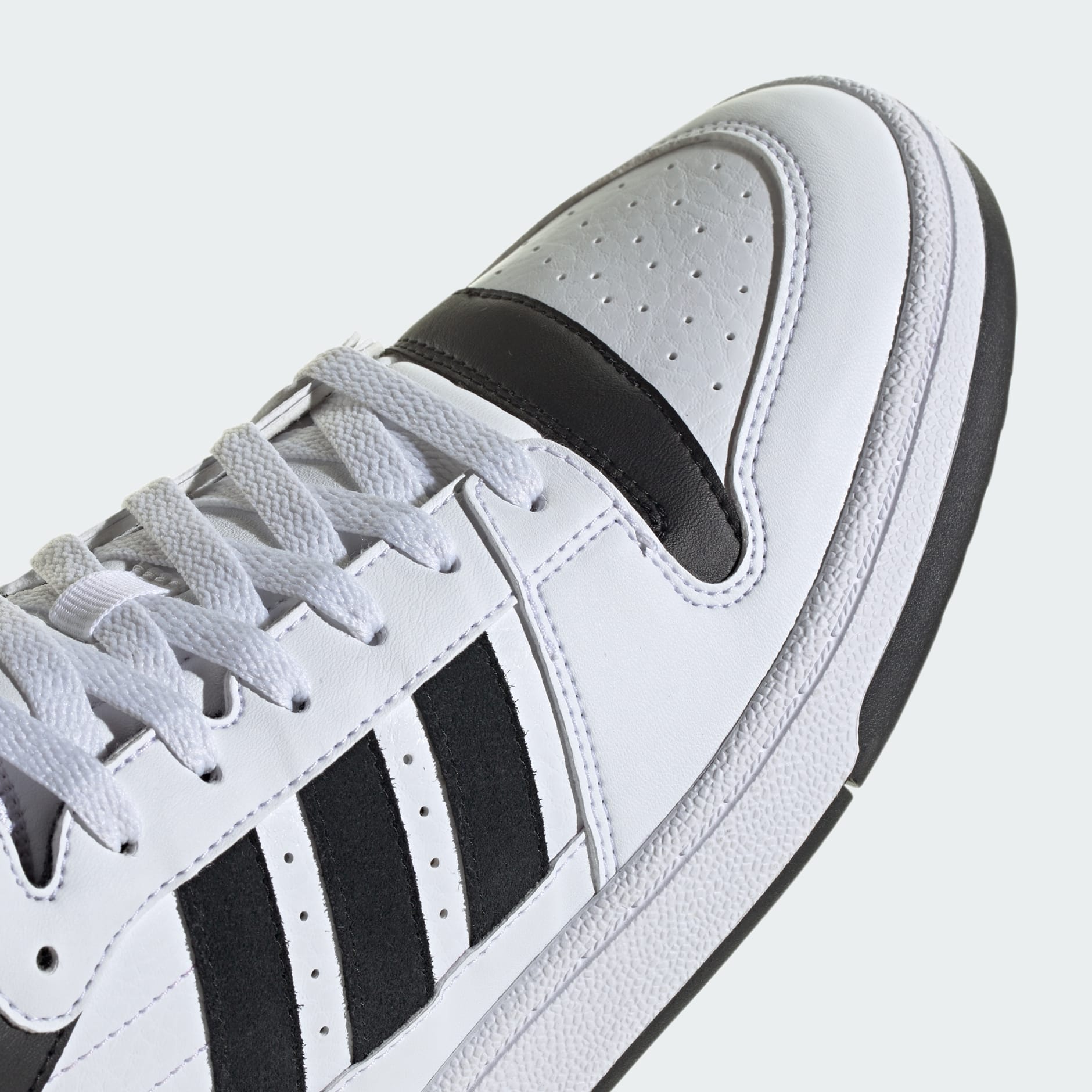 adidas Turnaround Mid Shoes - White | adidas LK