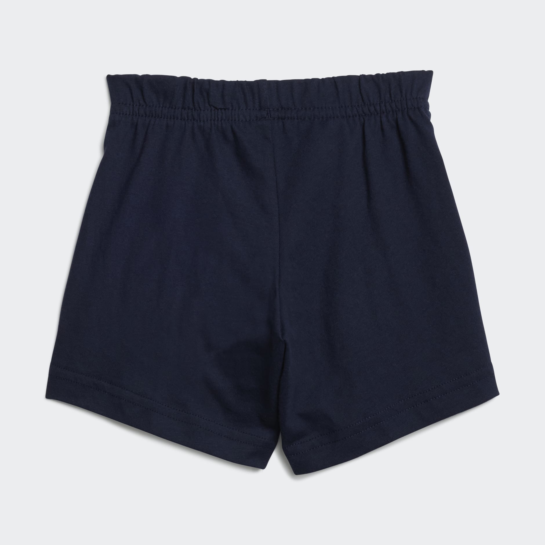 Conjunto Camiseta y Shorts Essentials