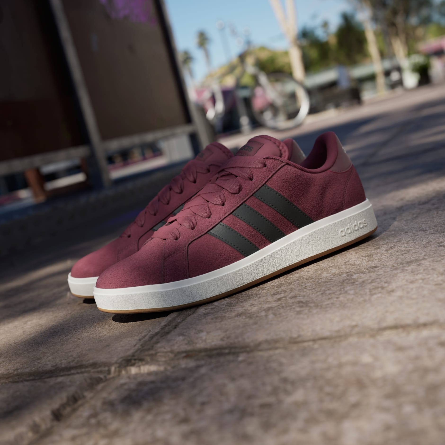 Pantofi Grand Court Base anii 2000