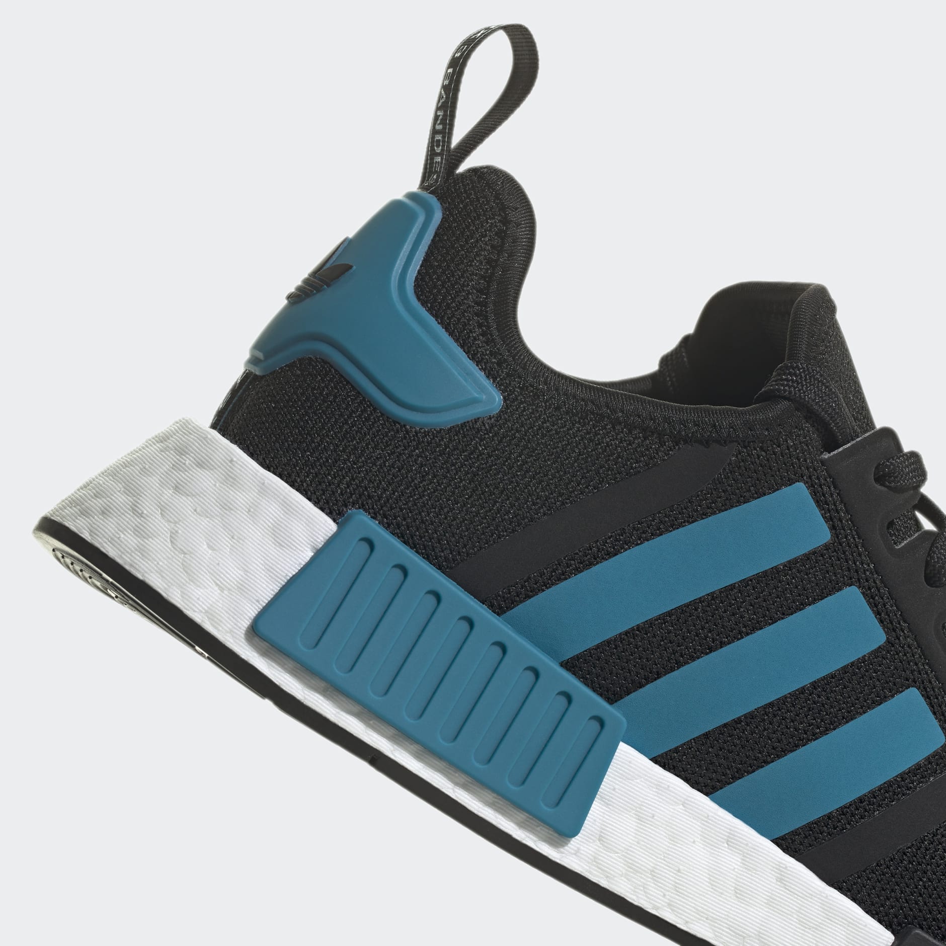 Adidas nmd r1 hotsell womens six 02 negra