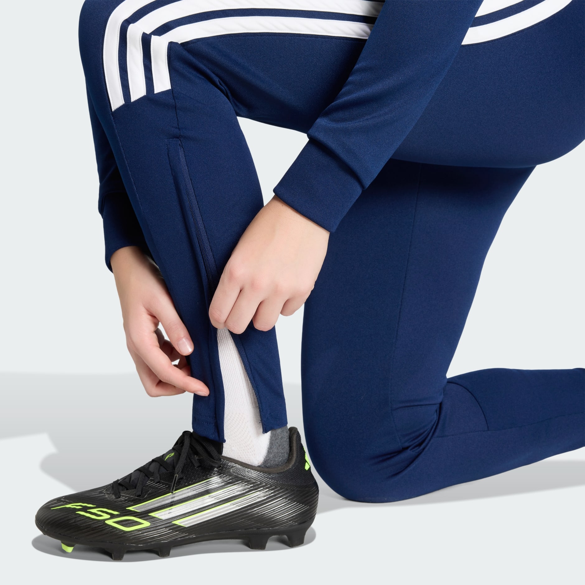 Hlače klasičnog kroja Tiro26 League Training