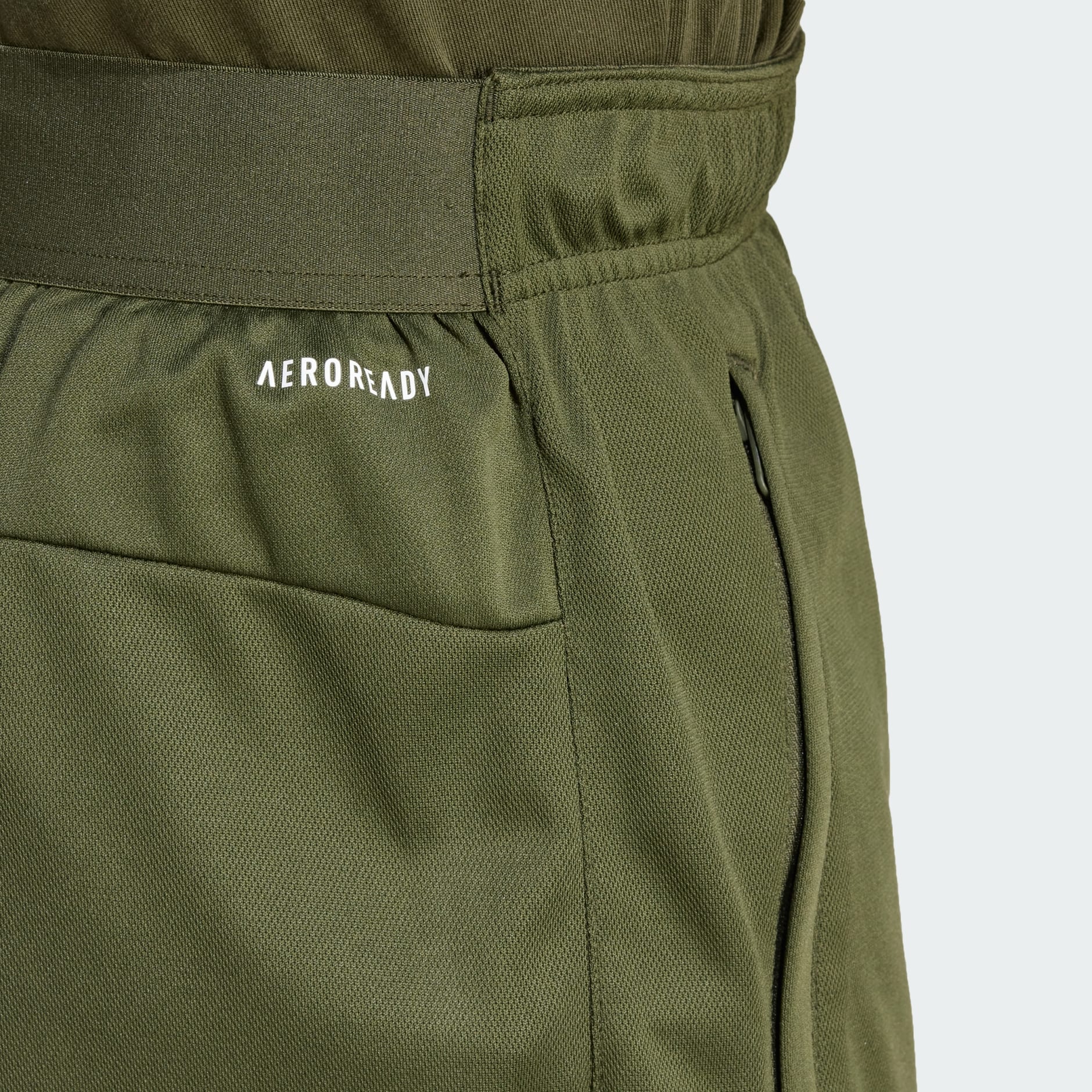 Train Essentials Logo Training Shorts