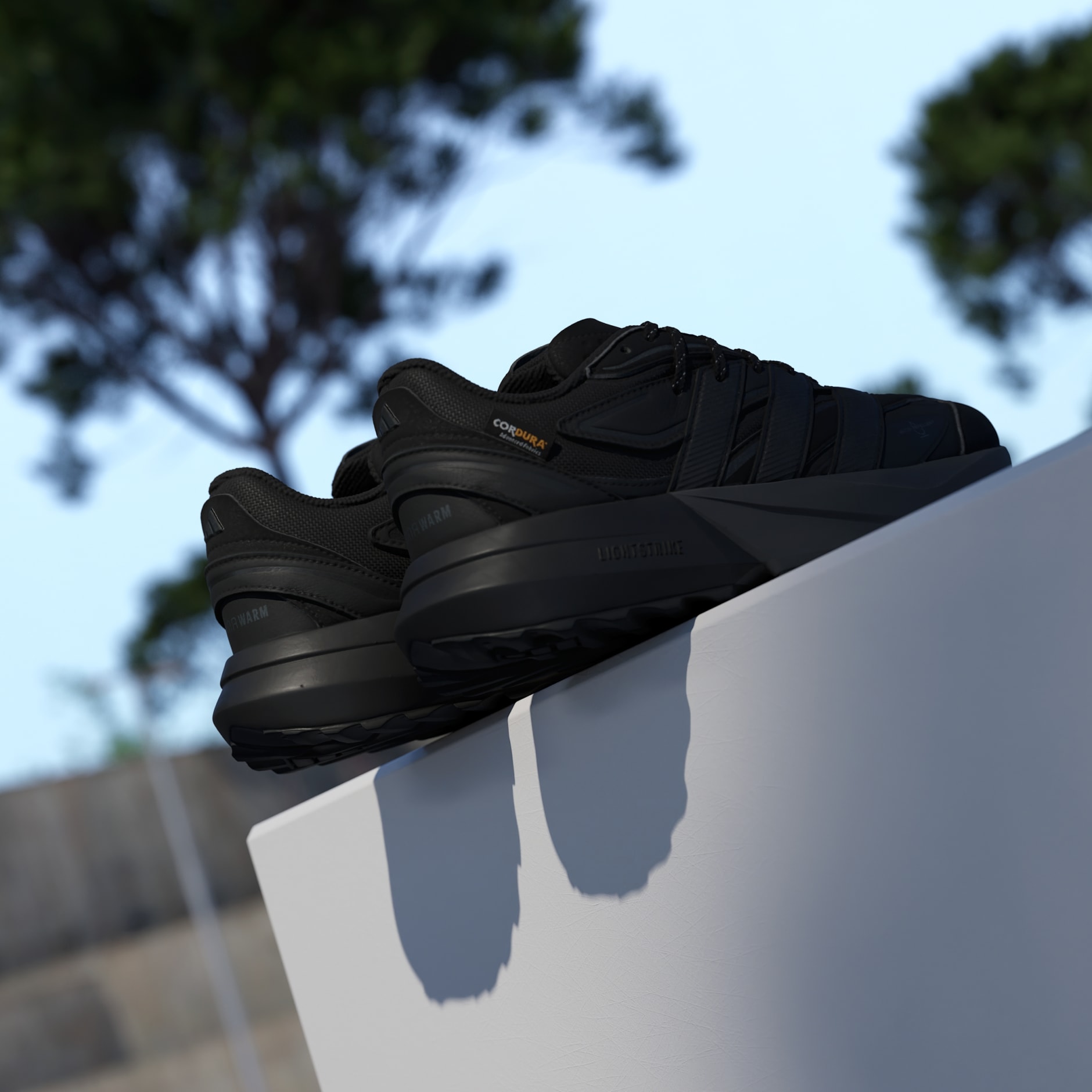 Lightblaze ATR 鞋款