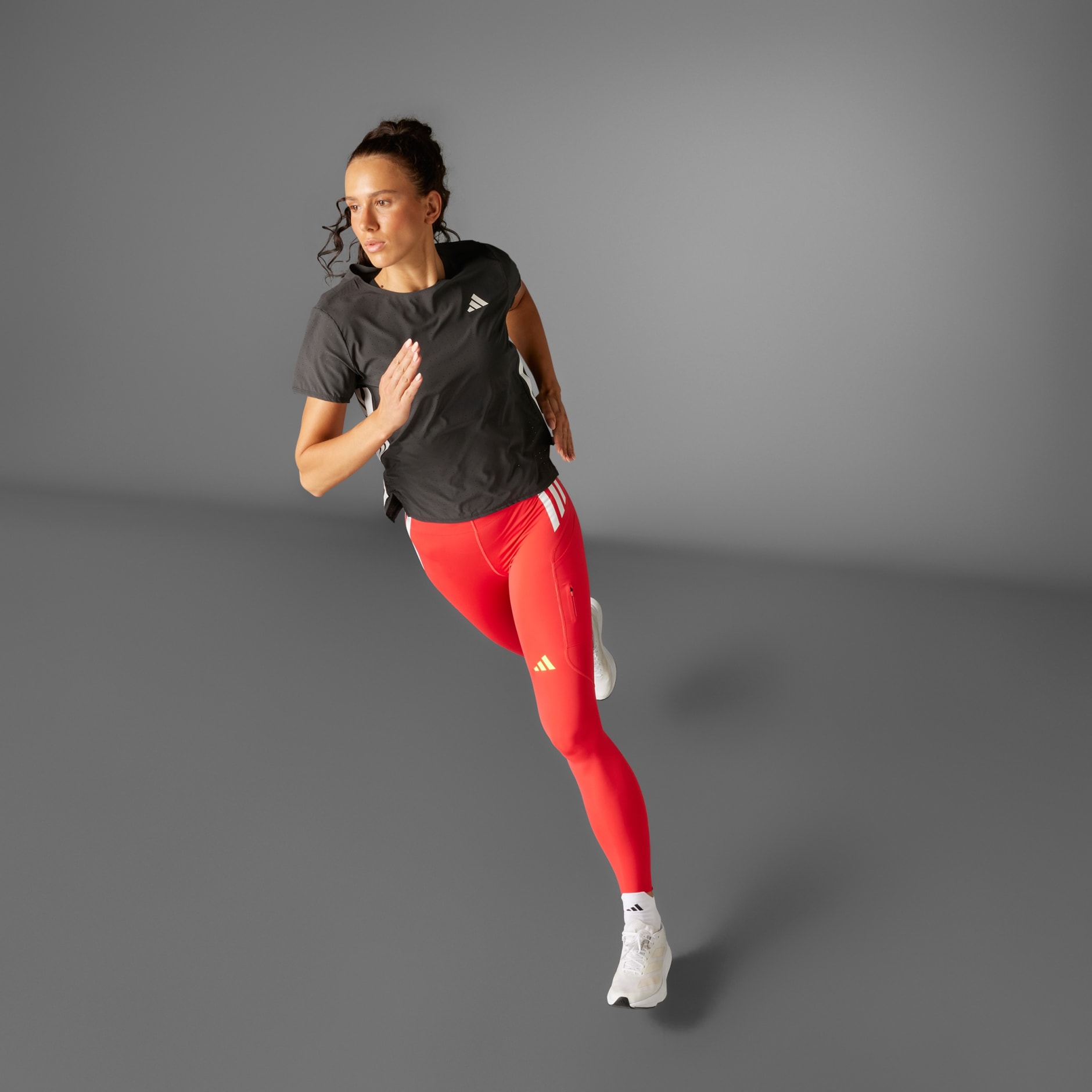 Adizero 跑步 T 恤