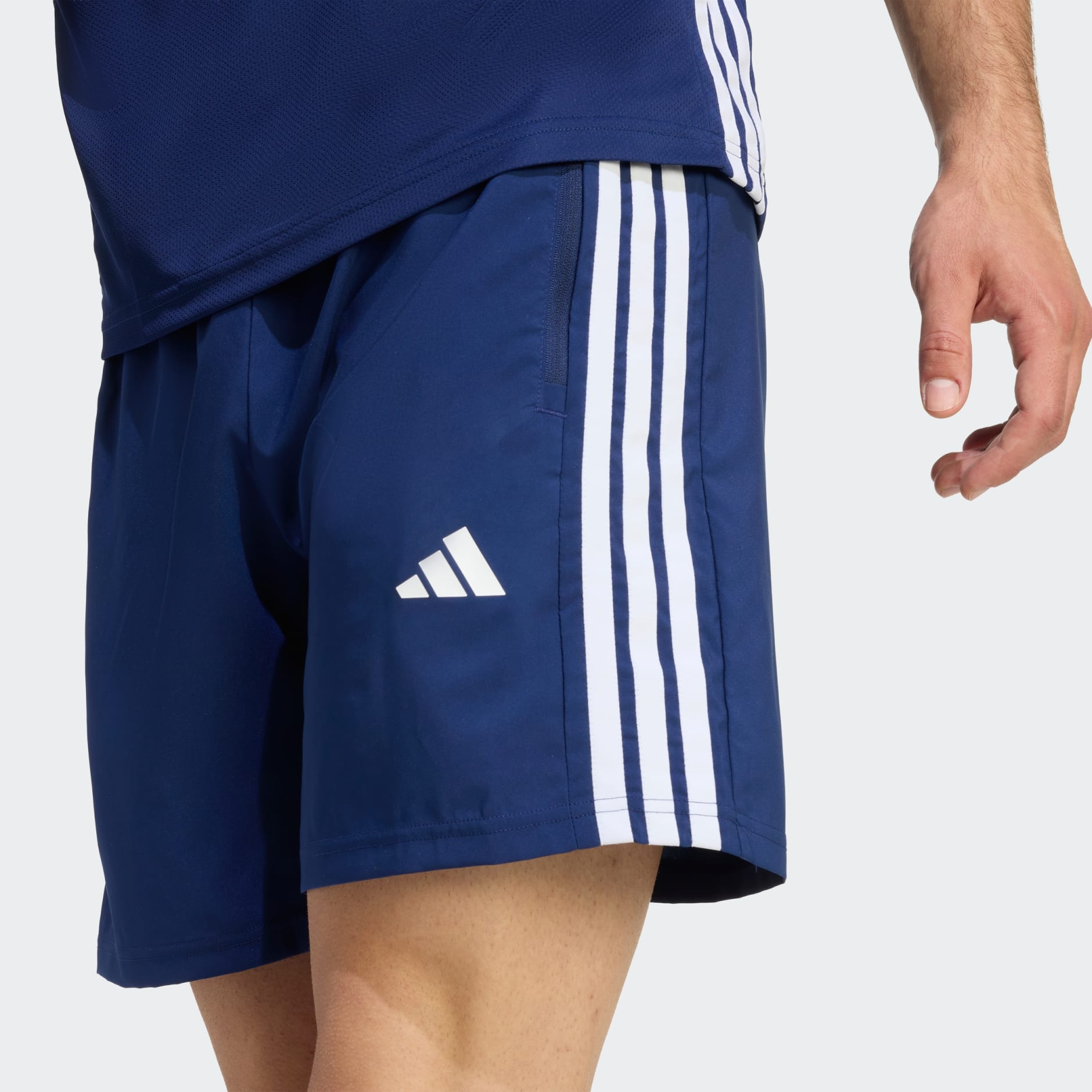 TKANE KRATKE HLAČE WORKOUT ESSENTIALS BASE 3 STRIPES