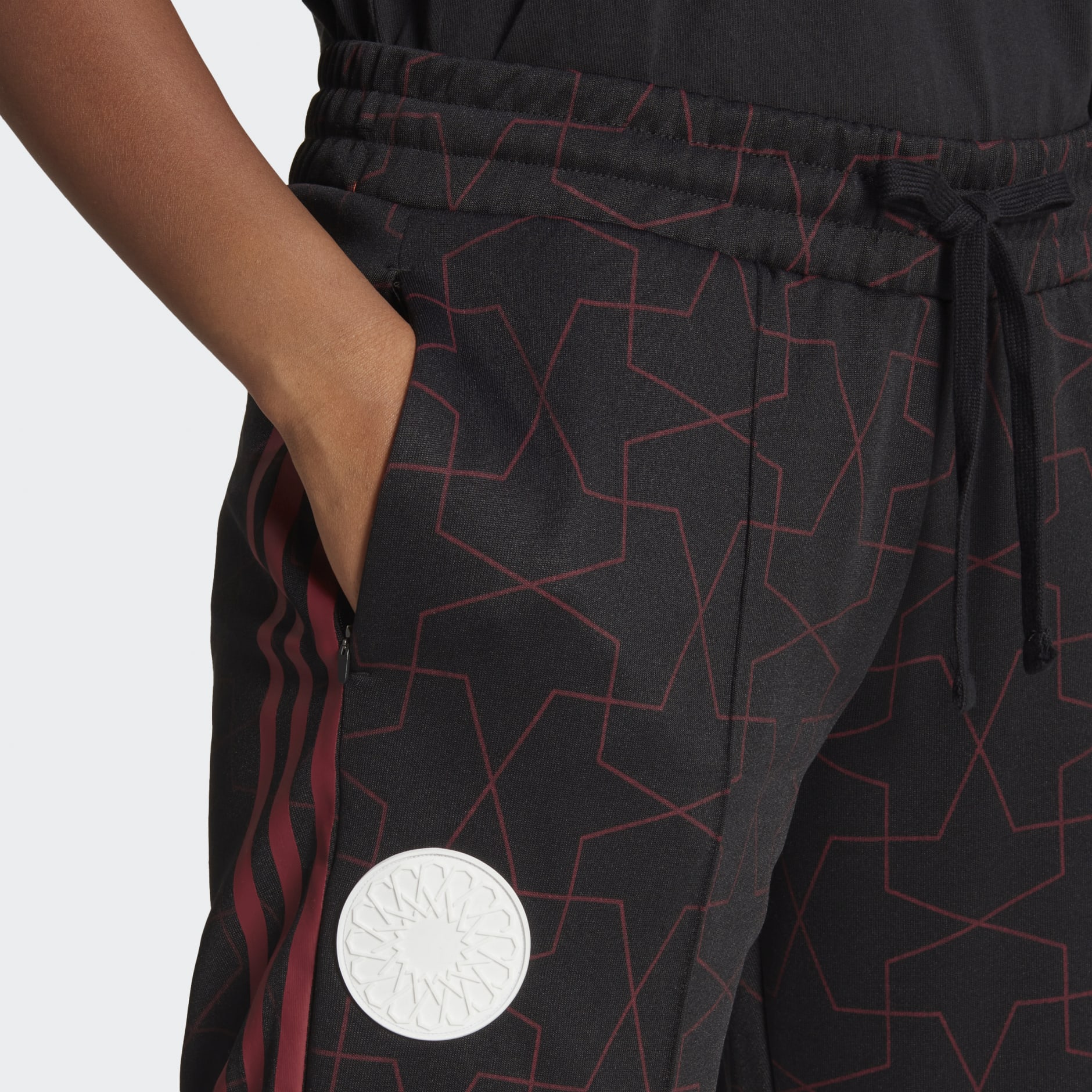 32 Teams Tapered Pants