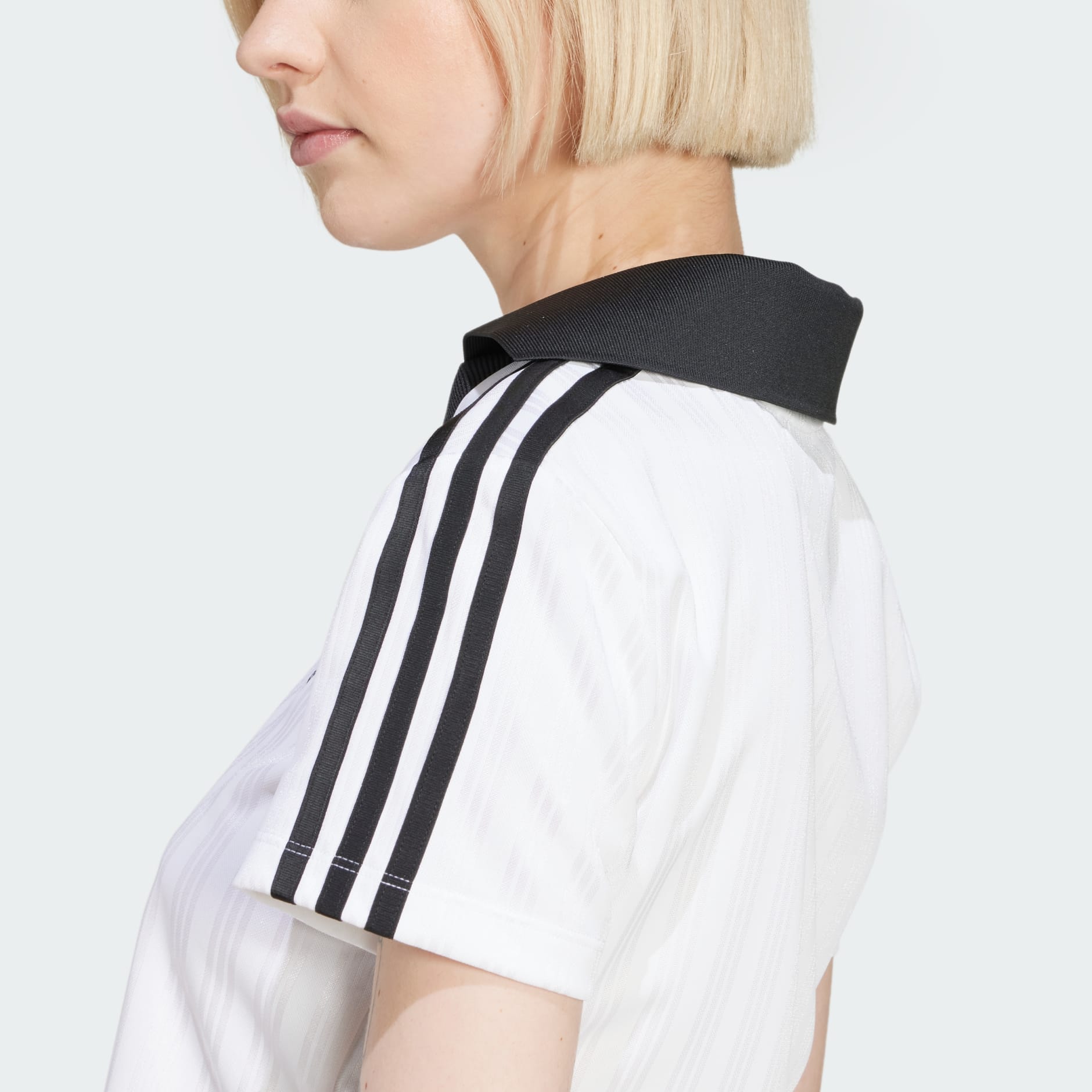 CLOTHING - Adicolor Football Jacquard V-Neck Crop Polo Shirt