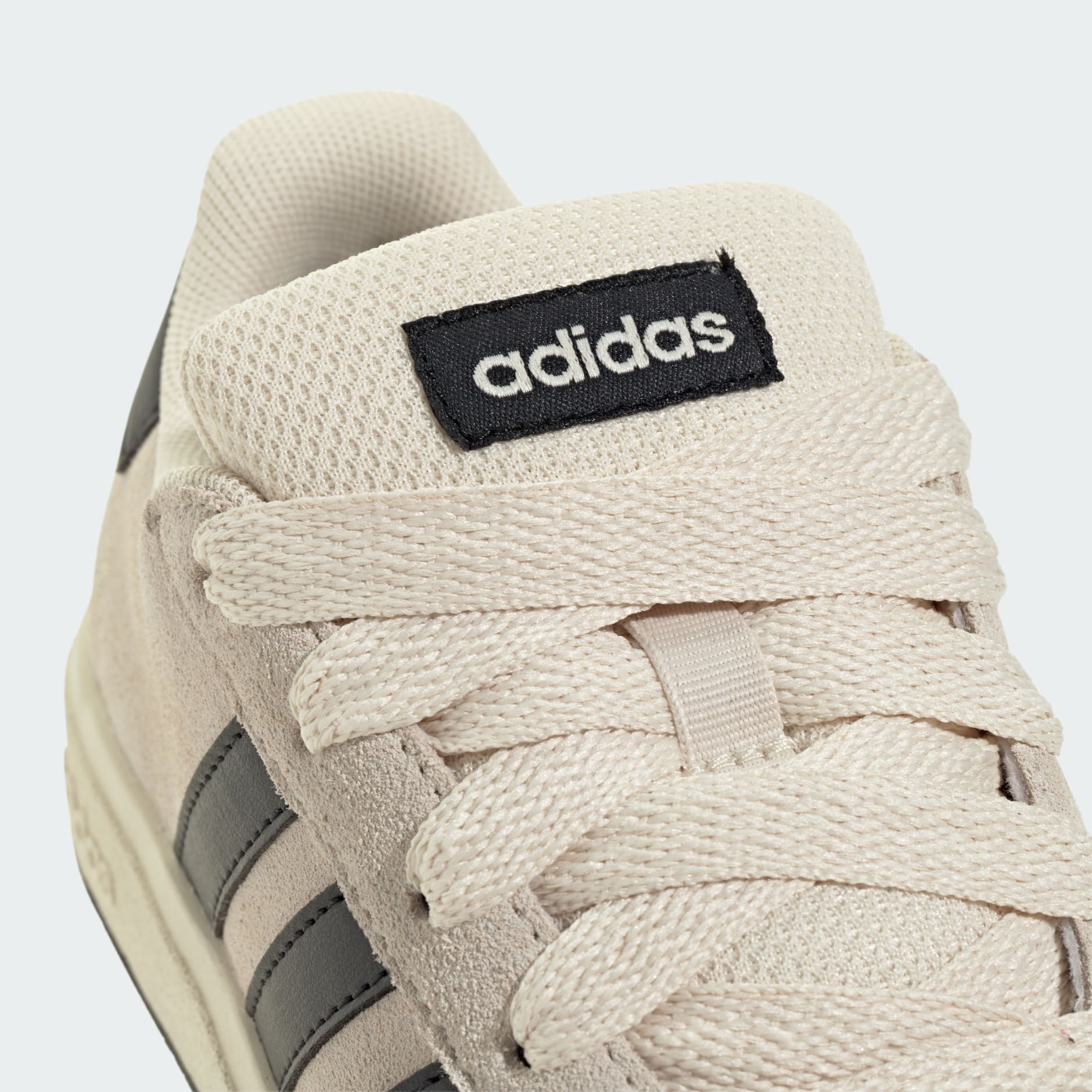 Pantofi Grand Court 00s