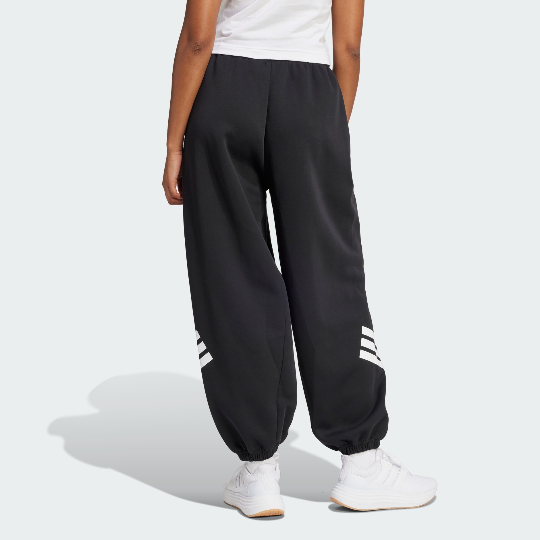 Future Icons 3-Stripes Parachute Pants