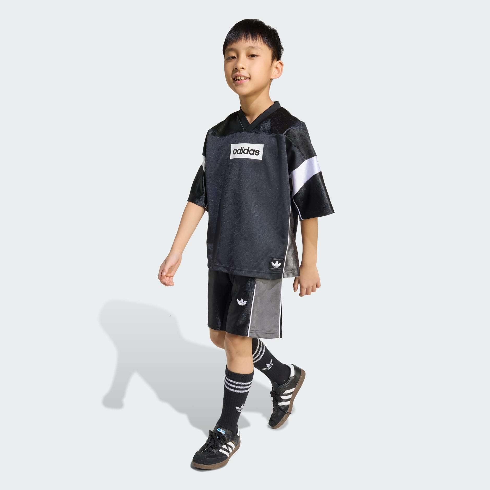 طقم تيشيرت وشورت للأطفال