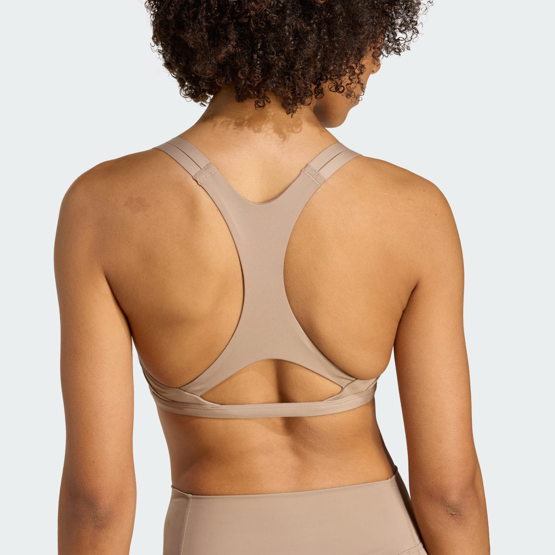 حمالة الصدر Aeroimpact Luxe الرياضية بدعم خفيف