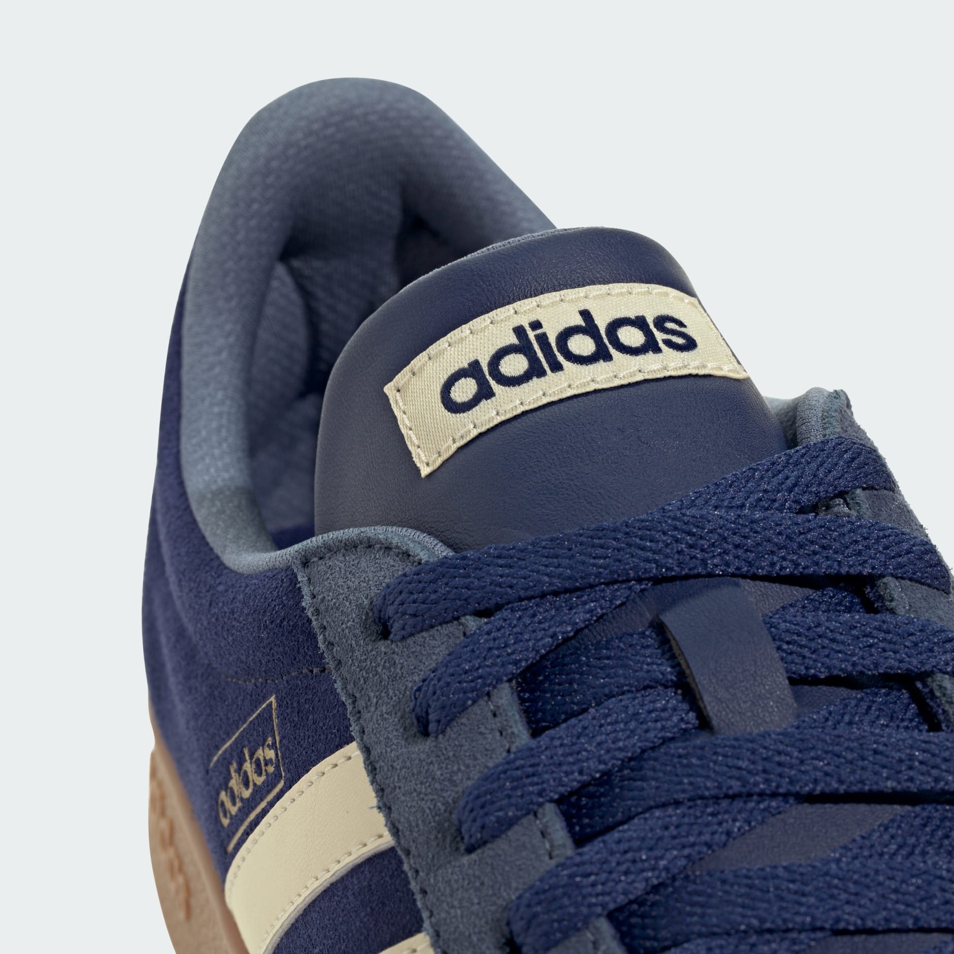 VL Court 經典運動鞋